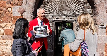 Exeter’s free guided Red Coat tours win glowing praise online 
