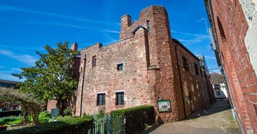 Exeter’s historic buildings join forces to offer new school trips