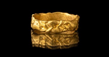 Exeter’s museum acquires rare Anglo-Saxon gold ring